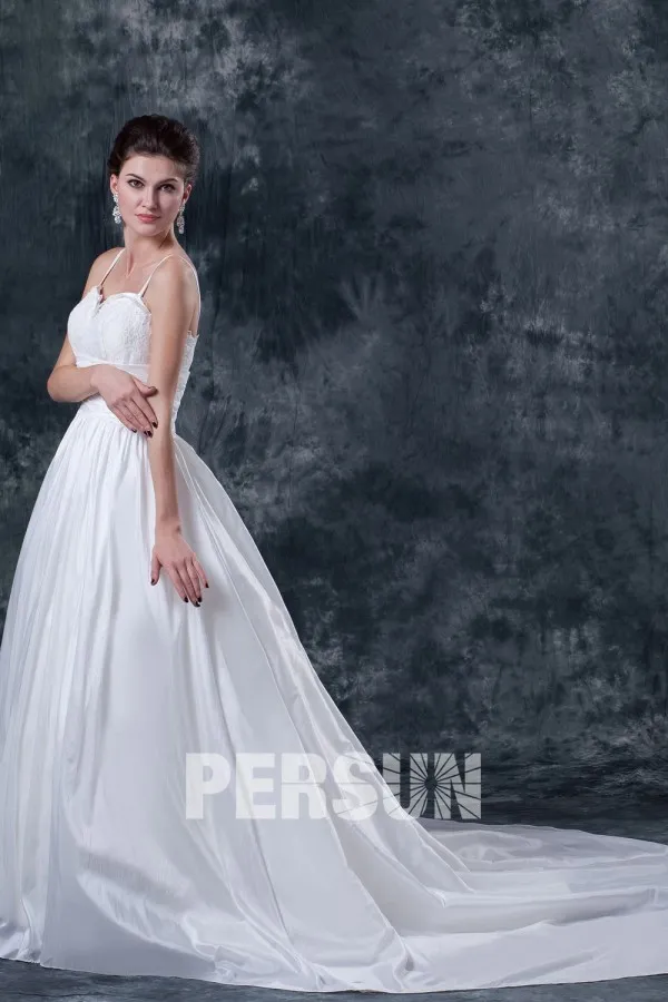 Robe de mariée princesse en taffetas Ligne A avec bretelle fine