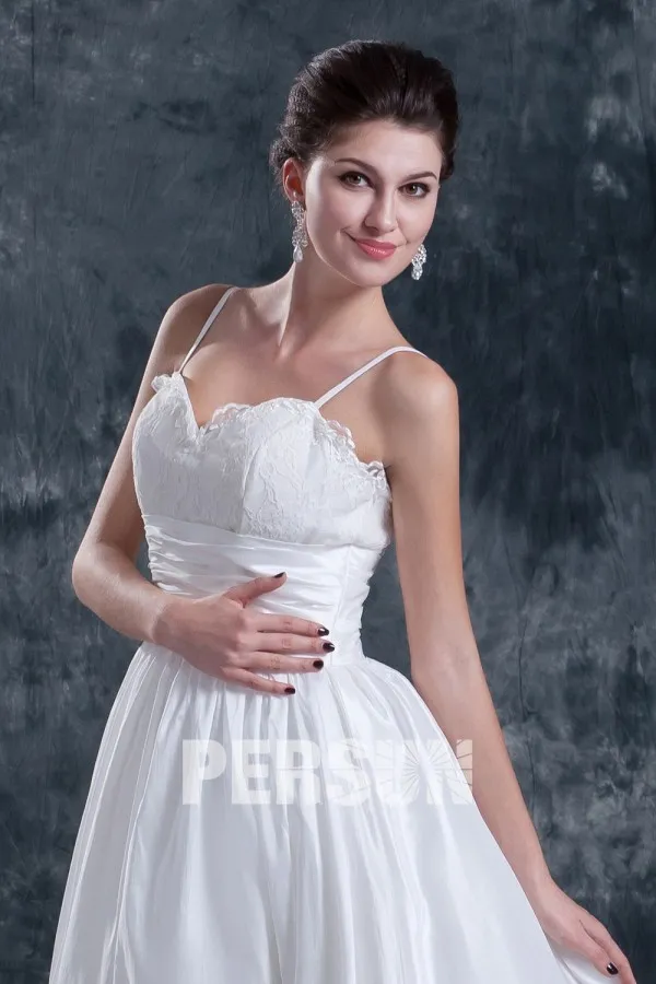 Robe de mariée princesse en taffetas Ligne A avec bretelle fine