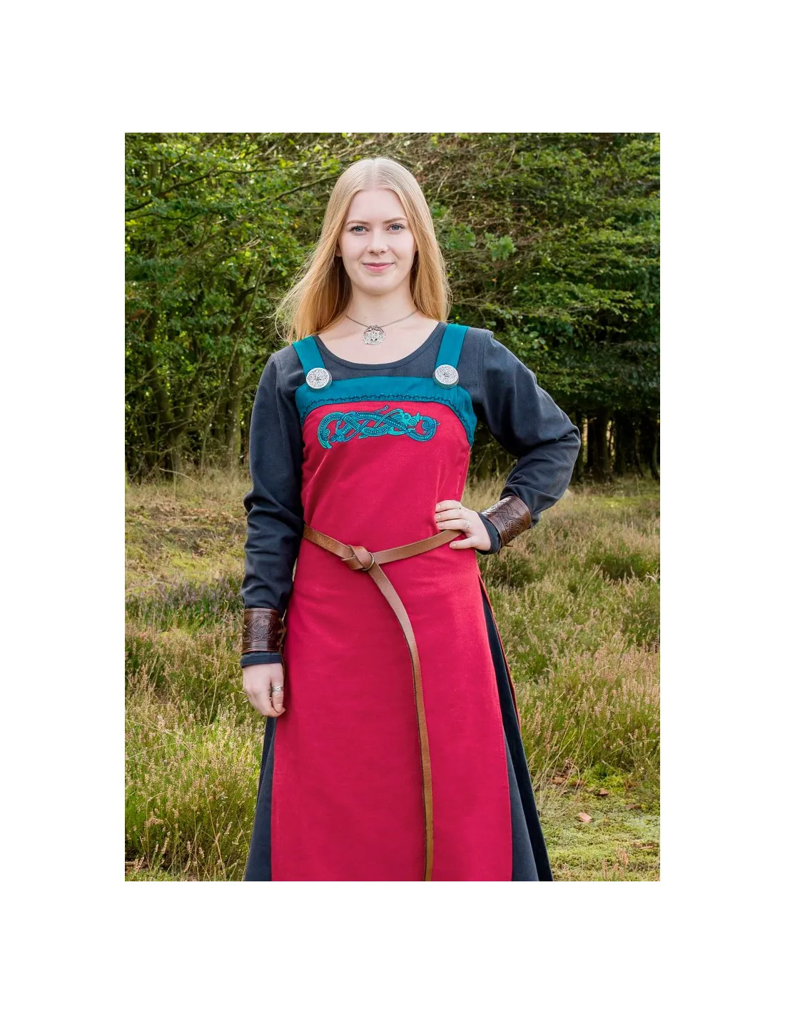 Robe tablier Viking Hilja rouge avec broderie ⚔️ Boutique Épées