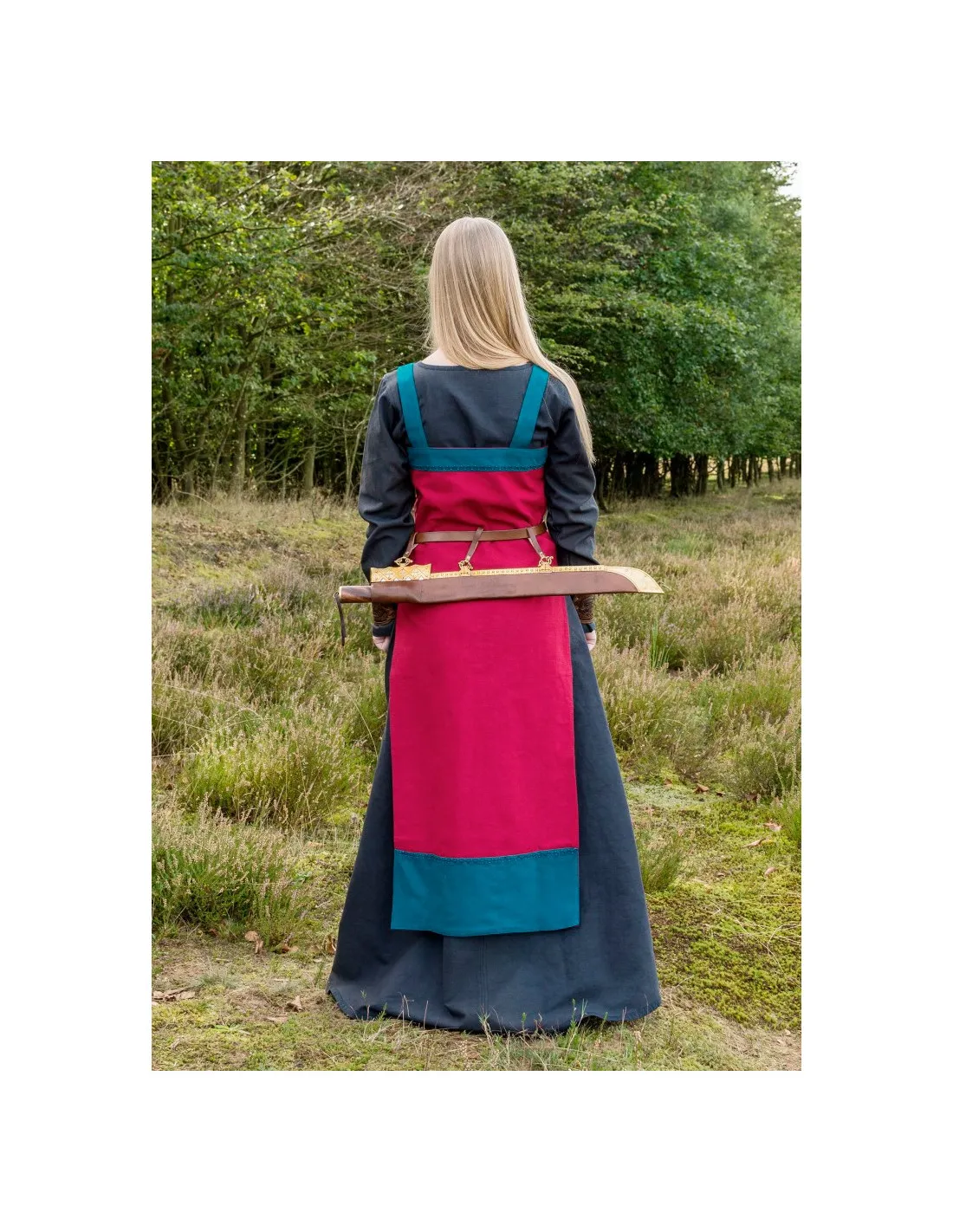 Robe tablier Viking Hilja rouge avec broderie ⚔️ Boutique Épées